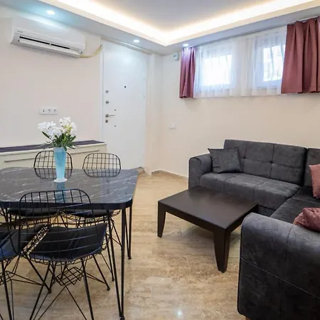 Charming Flat With Shared Pool In Oludeniz